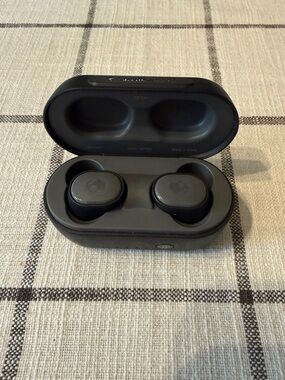 Skullcandy Sesh True Wireless Earbuds in Black